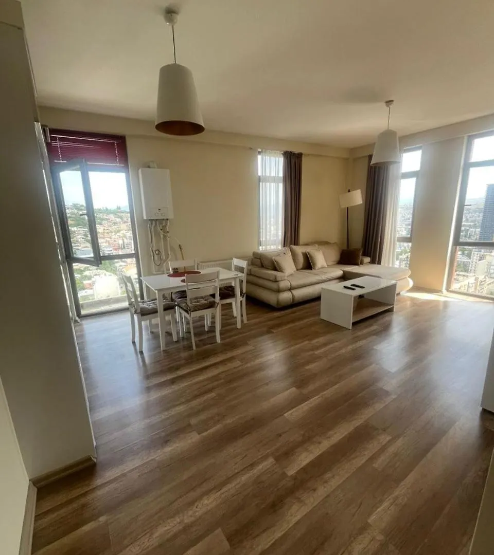Apartment In Green Budapestt Tbilisi